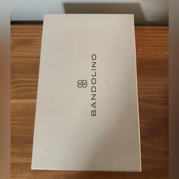 Bandolino ivory slingbacks - Picture 8 of 9